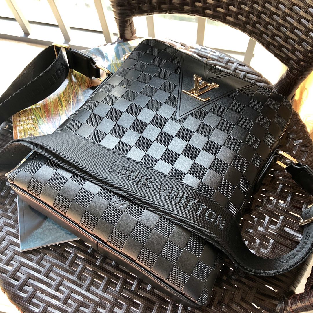 Luxury men's leisure commuting bag 1024070103