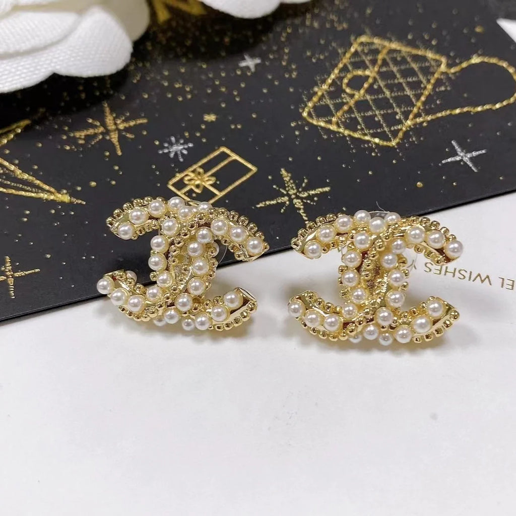 Fashion and versatile earrings 1024052312