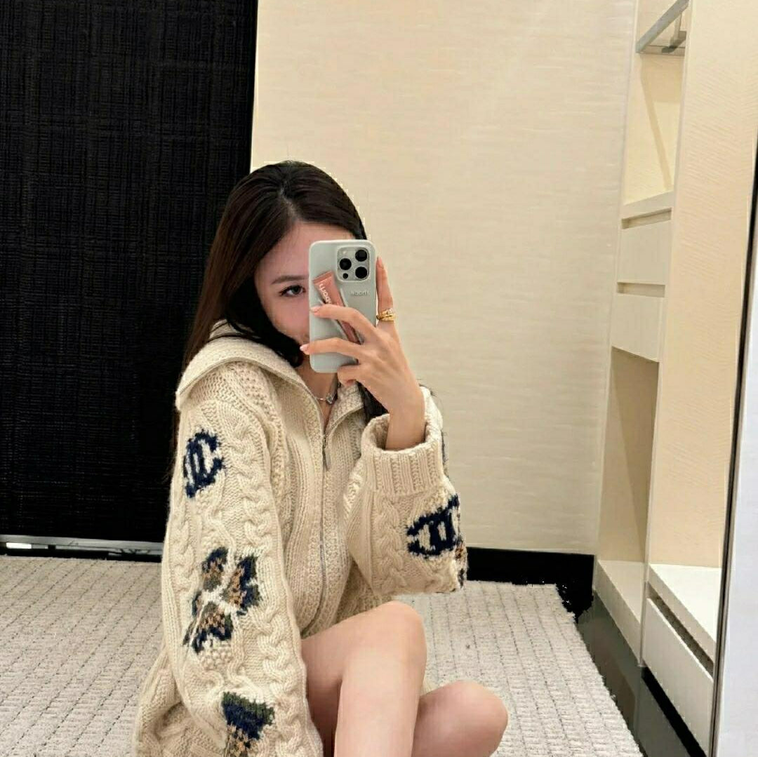 New warm handmade women's JacketXC052026102804
