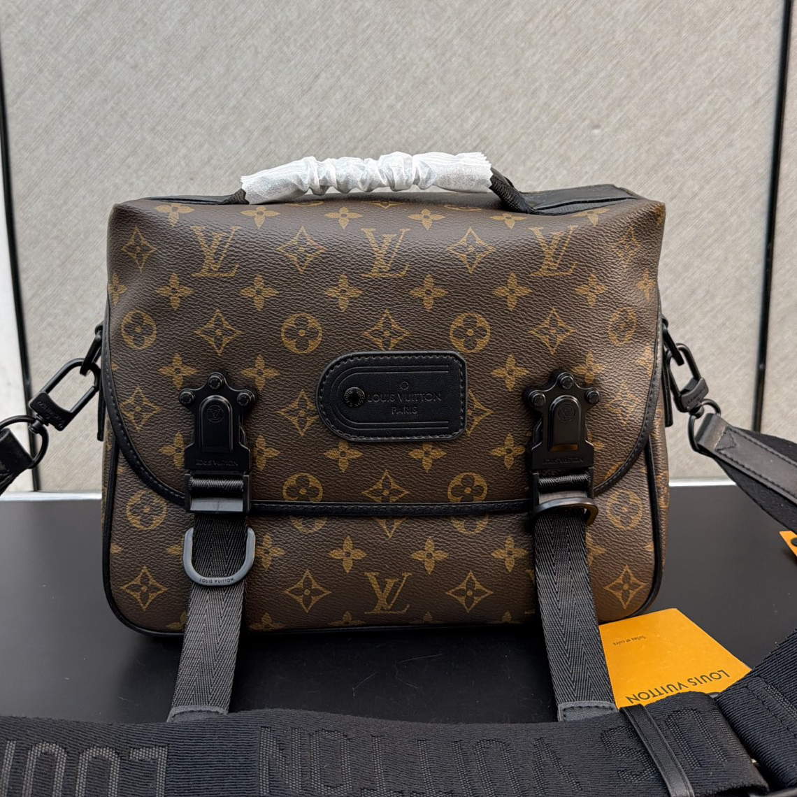 New Handmade Leather Men's BagsXC052026092003