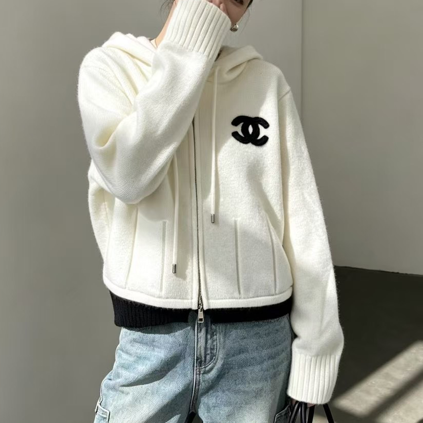 New Black and White Women's SweatersXC052026092102