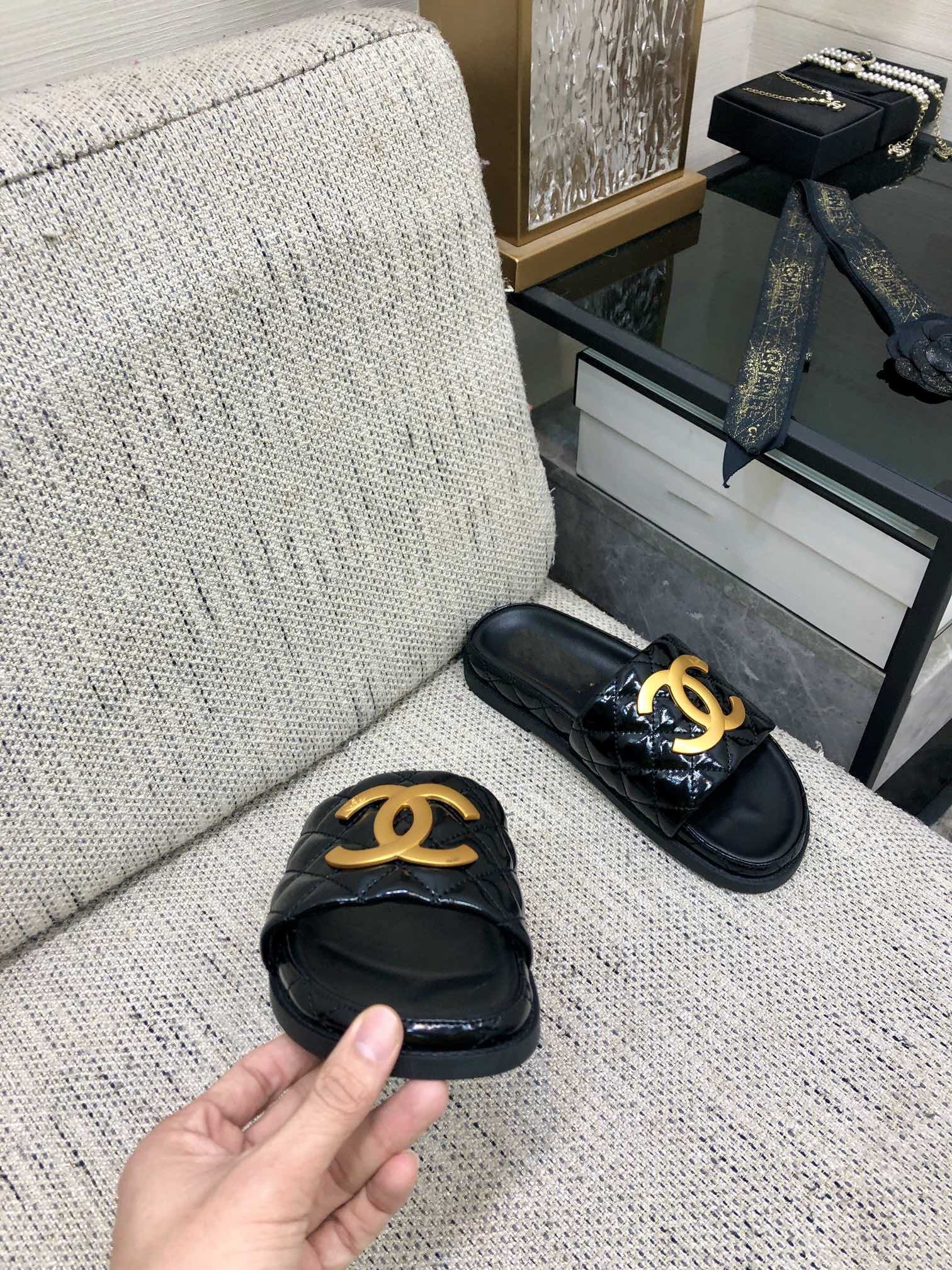 mule sandal 30 black quilted waxed leather