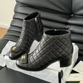 CC SHORT BOOTS 65 MM IN BLACK QUILTED PATTERN LAMBSKIN