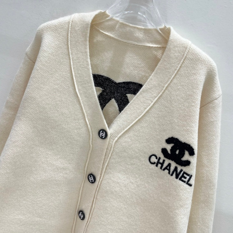 New Fashion Women's CC V-Neck Jacquard Knit Cardigan DM1326100803